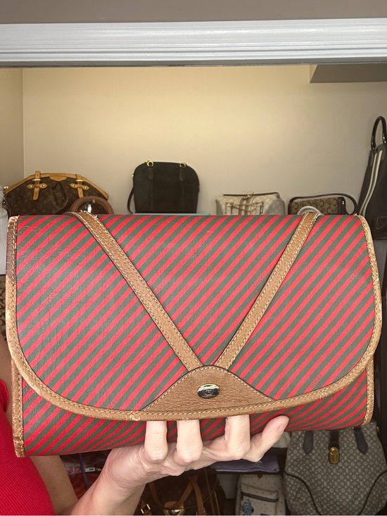 Gucci Handbags - Vintage Gucci Accessory Collection Red Green Stripe Envelope Clutch COA